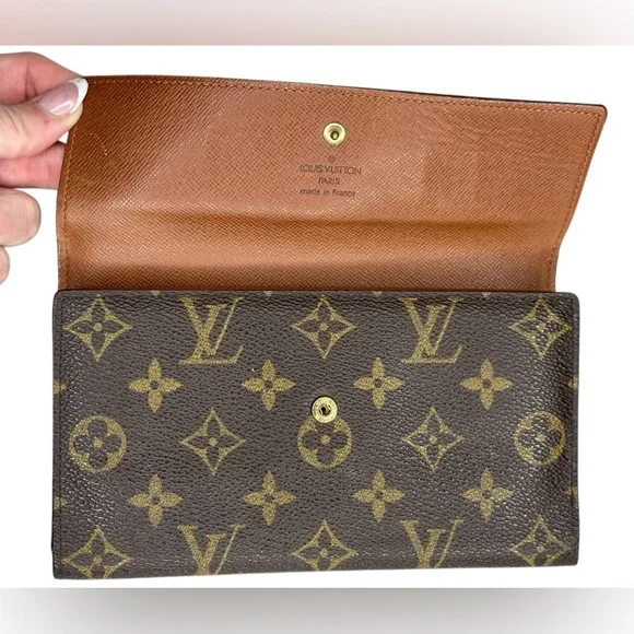 Louis Vuitton International Wallet - Picture 5 of 14